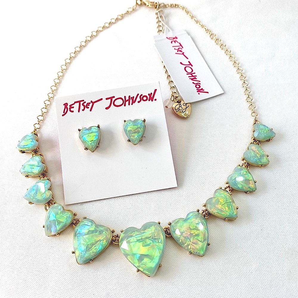 Betsey Johnson ‘Opulent Floral’ Green Hearts Set NWT!